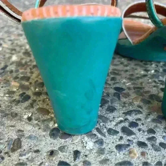 The Art Company Heel Sandals Women 7/7.5 Turquoise Rubber Sole 38 EUC Summer - Picture 6 of 10